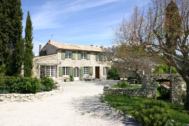Vente Mas en Provence du XVIIème sur 2,3 hectares avec piscine